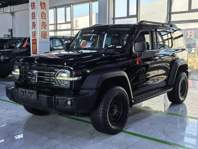 Tank 300 2021, 2 л турбо, автомат, полный, пробег 40 000 км — авто из Китая с пробегом