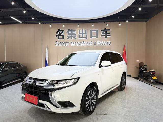 Mitsubishi Outlander 2021, 2 л, вариатор (CVT), передний, пробег 43 000 км — авто из Китая с пробегом