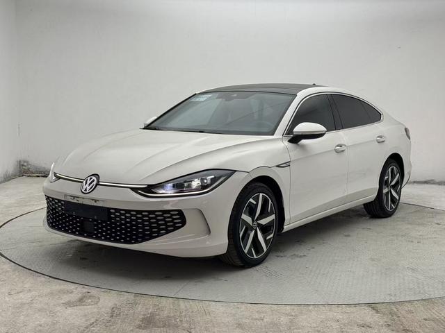 Volkswagen Lingdu 2023, 1.4 л турбо, робот (DCT), передний, пробег 31 000 км — авто из Китая с пробегом