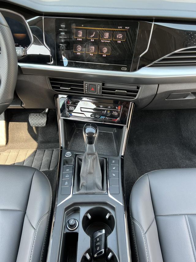 Volkswagen Passat 2022, фото 15