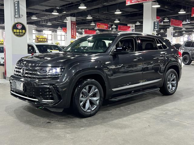 Volkswagen Teramont 2022, 2 л турбо, робот (DCT), полный, пробег 65 000 км — авто из Китая с пробегом