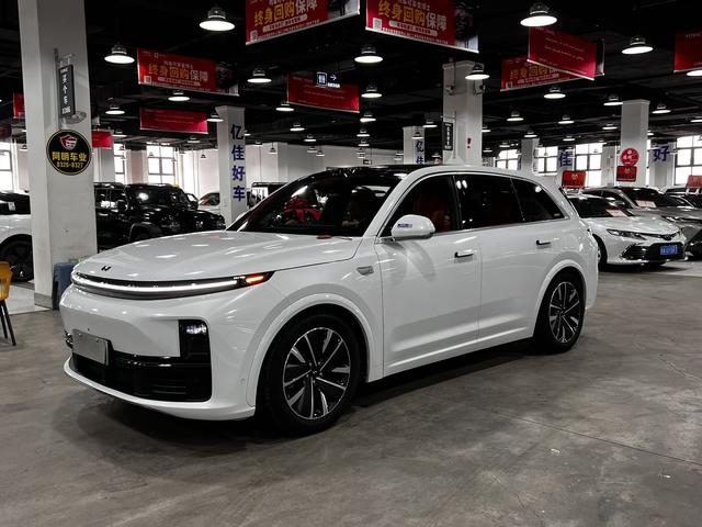 Li Auto L7 2025, 1.5 л турбо, электропривод, полный, пробег 8 000 км — авто из Китая с пробегом