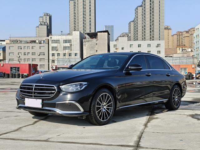 Mercedes-Benz E-Class 2023, 2 л турбо, автомат, задний, пробег 63 000 км — авто из Китая с пробегом