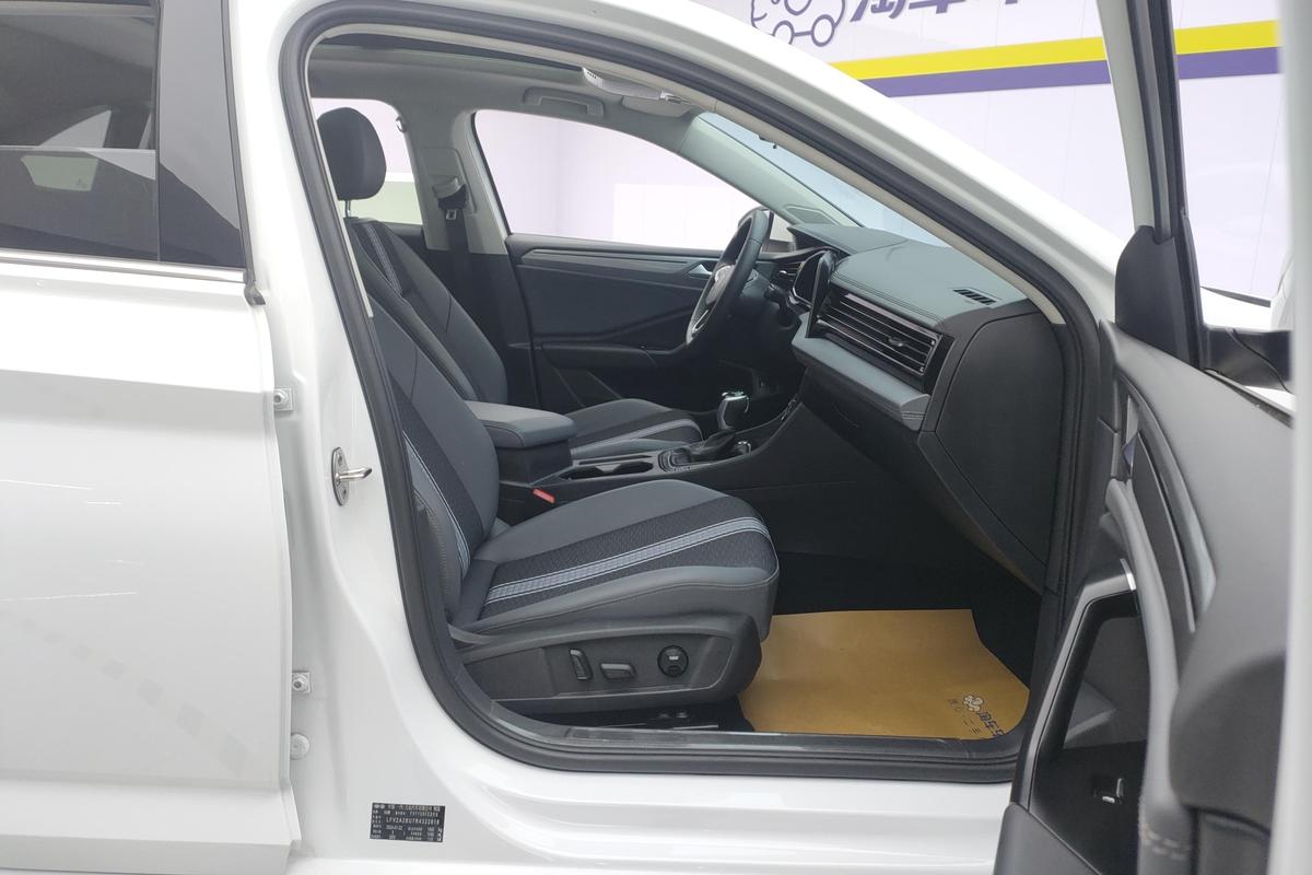 Volkswagen Jetta 2024, фото 7
