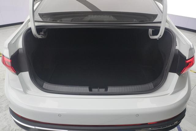 Volkswagen Jetta 2024, фото 11