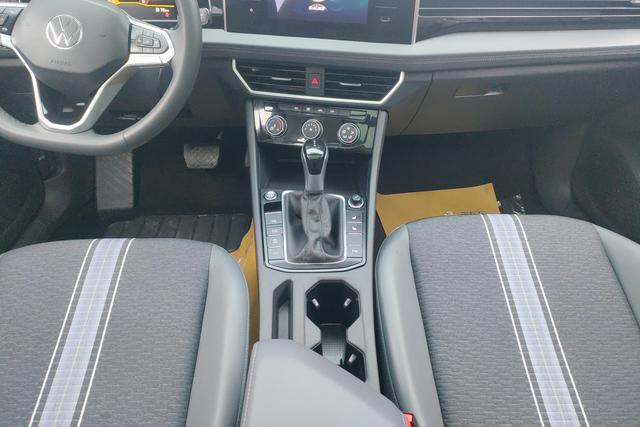 Volkswagen Jetta 2024, фото 16