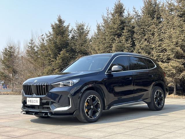 BMW X1 2023, 1.5 л турбо, робот (DCT), передний, пробег 44 000 км — авто из Китая с пробегом