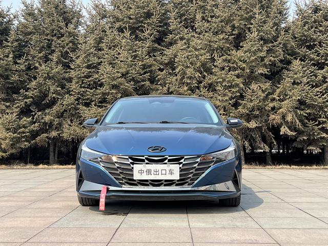 Hyundai Elantra 2022, фото 2