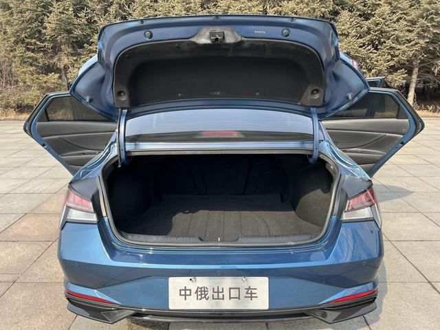 Hyundai Elantra 2022, фото 7