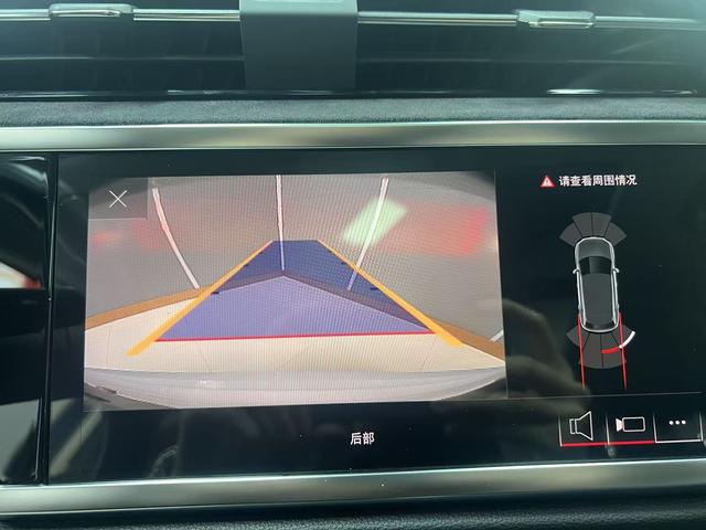 Audi Q3 2022, фото 7