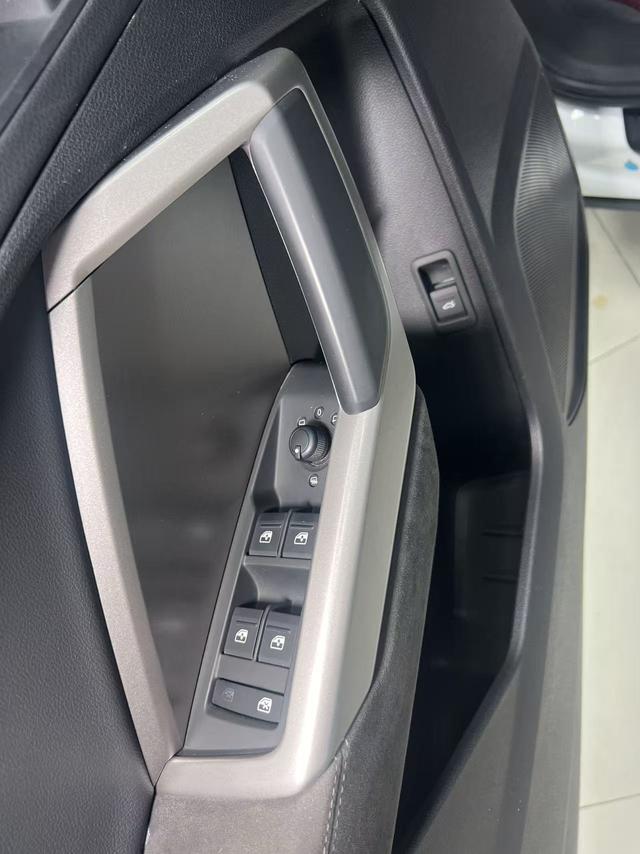 Audi Q3 2022, фото 8