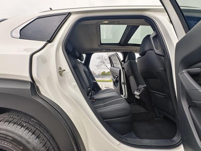 Mazda CX-50 2023, фото 9