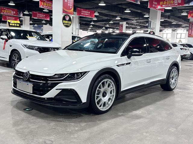 Volkswagen CC 2023, 2 л турбо, робот (DCT), передний, пробег 58 000 км — авто из Китая с пробегом