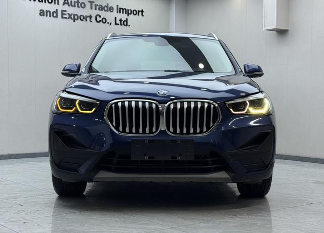 BMW X1 2022, фото 2