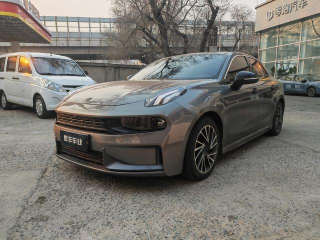 Lynk & Co 03 2022, 2 л турбо, робот (DCT), передний, пробег 67 000 км — авто из Китая с пробегом