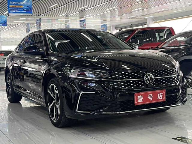 Volkswagen Passat 2024, фото 3