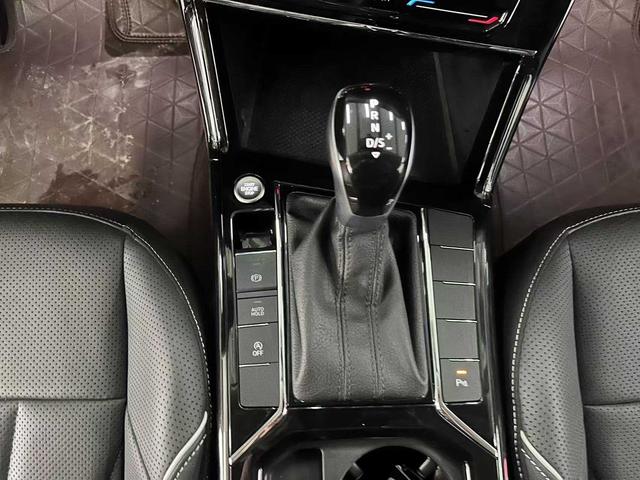 Volkswagen Passat 2024, фото 8