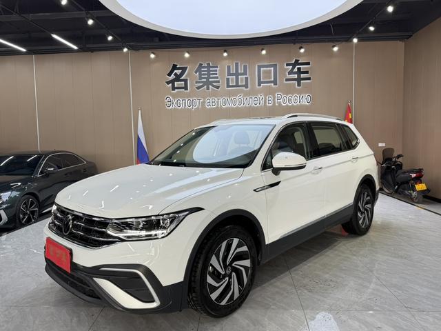 Volkswagen Tiguan 2023, 1.4 л турбо, робот (DCT), передний, пробег 18 000 км — авто из Китая с пробегом