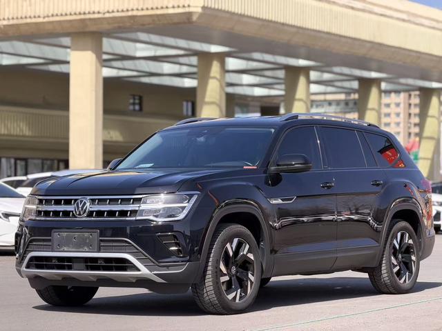 Volkswagen Teramont 2023, 2 л турбо, робот (DCT), полный, пробег 36 000 км — авто из Китая с пробегом