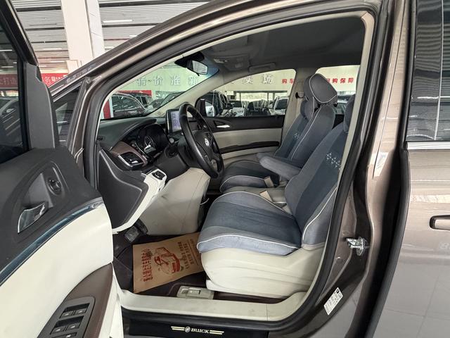 Buick GL8 2022, фото 4