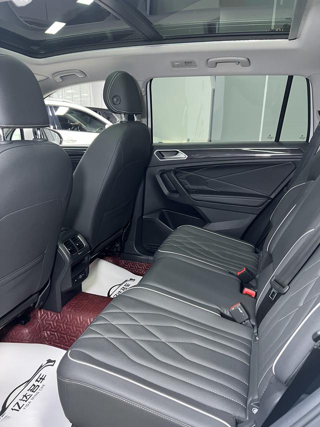 Volkswagen Tiguan 2023, фото 17
