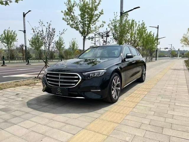 Mercedes-Benz E-Class 2025, 2 л турбо, автомат, задний, пробег 20 000 км — авто из Китая с пробегом