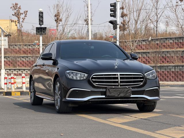 Mercedes-Benz E-Class 2023, фото 3