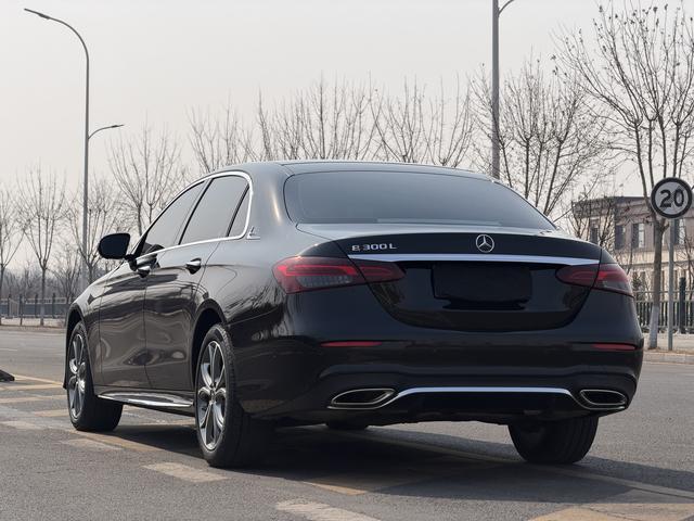 Mercedes-Benz E-Class 2023, фото 5