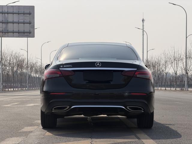 Mercedes-Benz E-Class 2023, фото 6