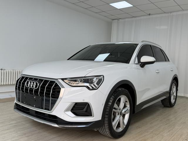 Audi Q3 2022, 1.4 л турбо, робот (DCT), передний, пробег 41 000 км — авто из Китая с пробегом