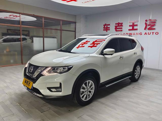 Nissan X-Trail 2021, 2 л, вариатор (CVT), передний, пробег 1 400 км — авто из Китая с пробегом