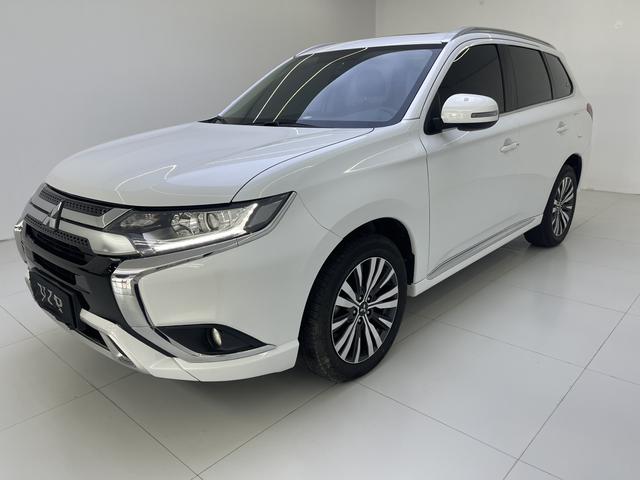 Mitsubishi Outlander 2021, 2 л, вариатор (CVT), передний, пробег 58 000 км — авто из Китая с пробегом