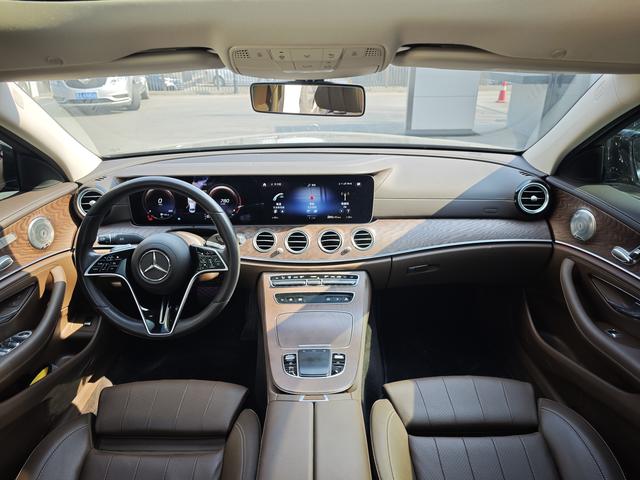 Mercedes-Benz E-Class 2023, фото 16