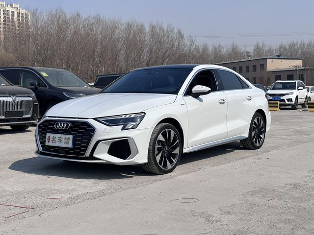 Audi A3 2023, 1.4 л турбо, робот (DCT), передний, пробег 5 000 км — авто из Китая с пробегом