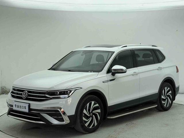 Volkswagen Tiguan 2023, 1.4 л турбо, робот (DCT), передний, пробег 56 000 км — авто из Китая с пробегом