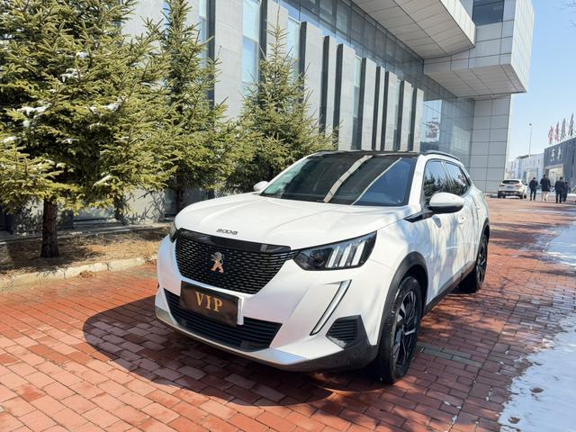 Peugeot 2008 2022, 1.2 л турбо, робот (DCT), передний, пробег 29 000 км — авто из Китая с пробегом