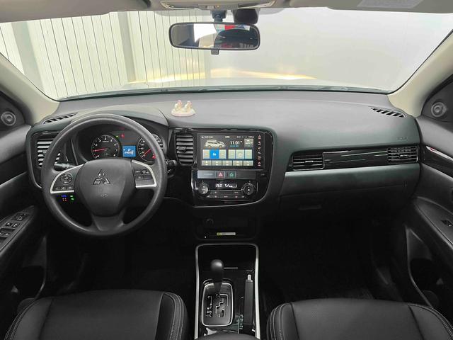 Mitsubishi Outlander 2021, фото 17