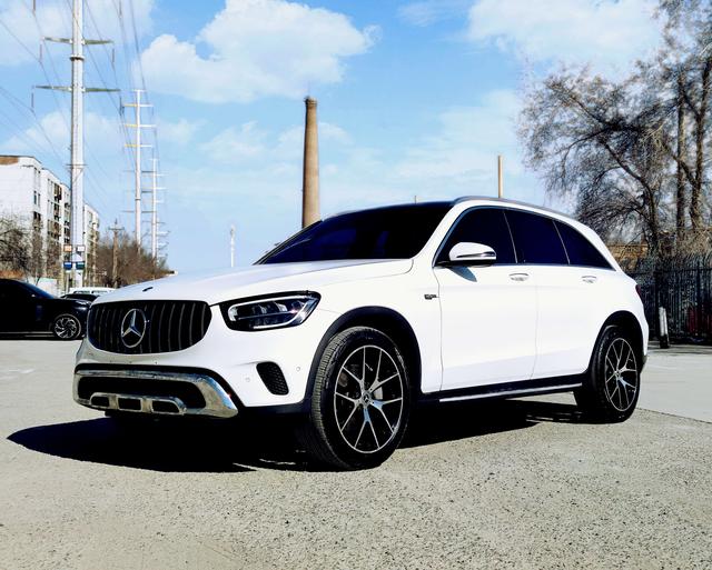 Mercedes-Benz GLC 2021, 2 л турбо, автомат, полный, пробег 80 000 км — авто из Китая с пробегом