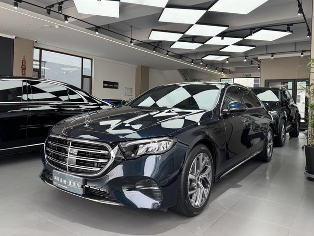 Mercedes-Benz E-Class 2025, 2 л турбо, автомат, задний, пробег 1 000 км — авто из Китая с пробегом