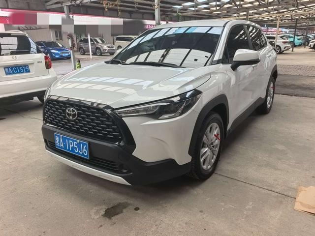 Toyota Corolla Cross 2023, 2 л, вариатор (CVT), передний, пробег 25 000 км — авто из Китая с пробегом