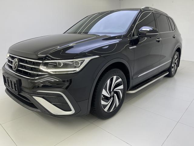 Volkswagen Tiguan 2023, 1.4 л турбо, робот (DCT), передний, пробег 24 000 км — авто из Китая с пробегом