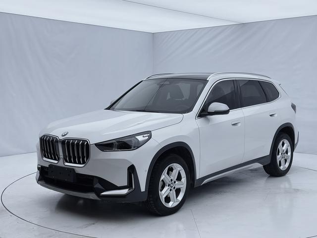 BMW X1 2023, 1.5 л турбо, робот (DCT), передний, пробег 68 000 км — авто из Китая с пробегом