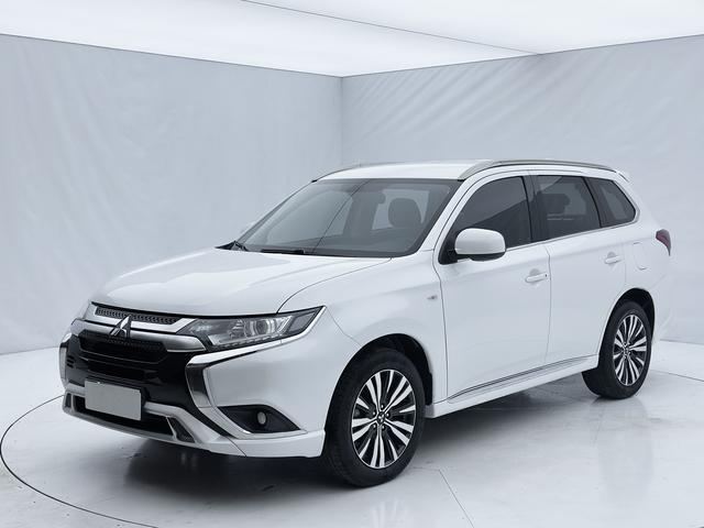 Mitsubishi Outlander 2021, 2 л, вариатор (CVT), передний, пробег 49 900 км — авто из Китая с пробегом