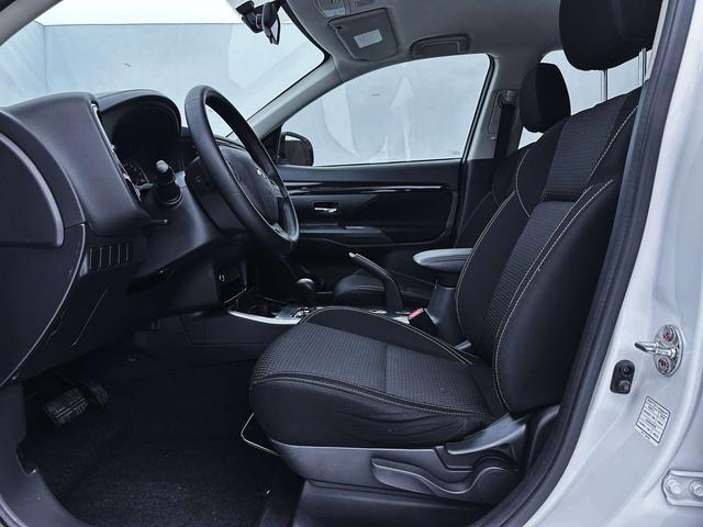 Mitsubishi Outlander 2021, фото 16