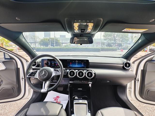 Mercedes-Benz A-Class 2023, фото 14