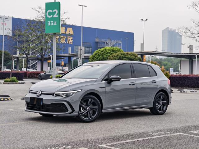 Volkswagen Golf 2023, 1.4 л турбо, робот (DCT), передний, пробег 31 000 км — авто из Китая с пробегом