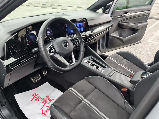 Volkswagen Golf 2023, фото 17