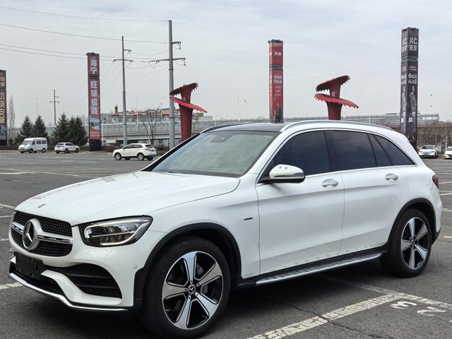 Mercedes-Benz GLC 2022, 2 л турбо, автомат, полный, пробег 46 000 км — авто из Китая с пробегом