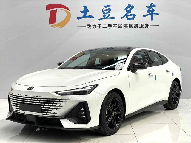 Changan UNI-V 2022, 1.5 л турбо, робот (DCT), передний, пробег 21 000 км — авто из Китая с пробегом