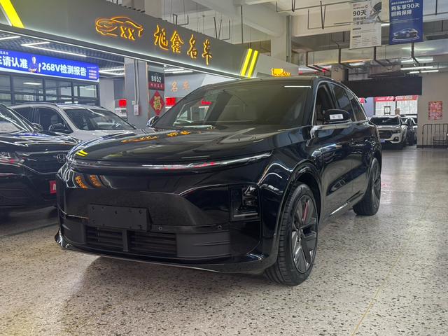 Li Auto L6 2024, 1.5 л турбо, электропривод, полный, пробег 47 000 км — авто из Китая с пробегом